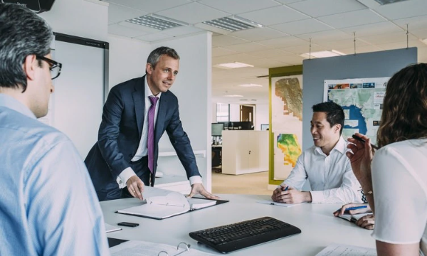 郎咸平、王人庆:读MBA最大的意义就是圈子!-南海国际学分银行